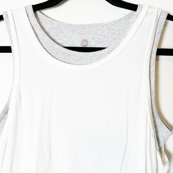 New Kindred Bravely Layered Athleisure Nursing and Maternity Tank White Grey S - Picture 3 of 7